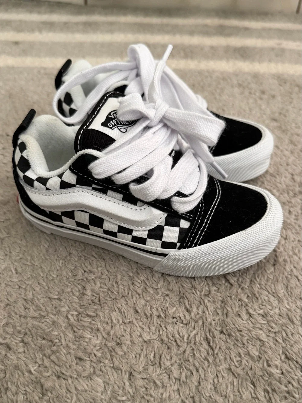 Vans Kids Checkerboard Old Skool Sneakers - Black & White Knu Skool Retro